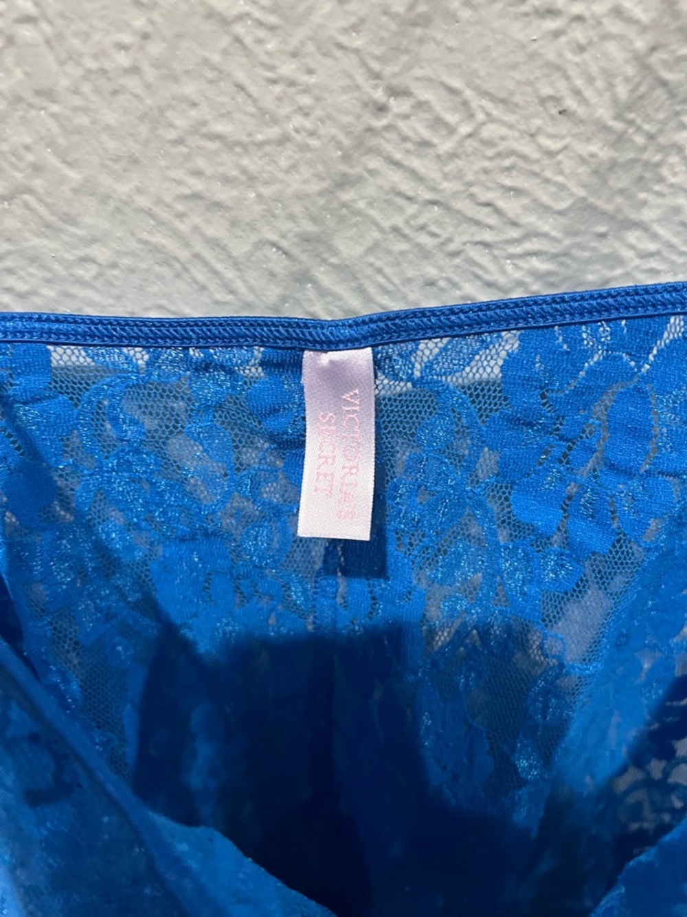 Victoria's Secret Electric Blue Lace Camisole Size XS EUC Adjustable Straps Y2K - Picture 2 of 3